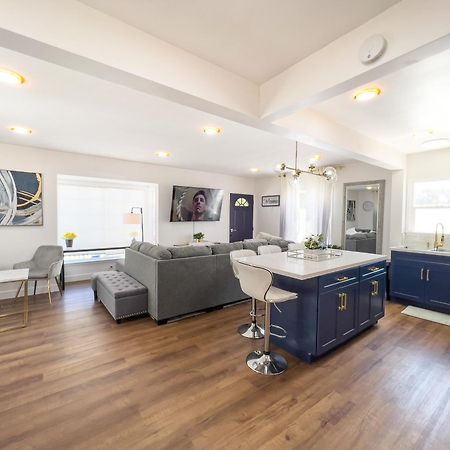 Luxury Villa With Hot Tub! Walk To Beach & Bars Long Beach Exterior foto